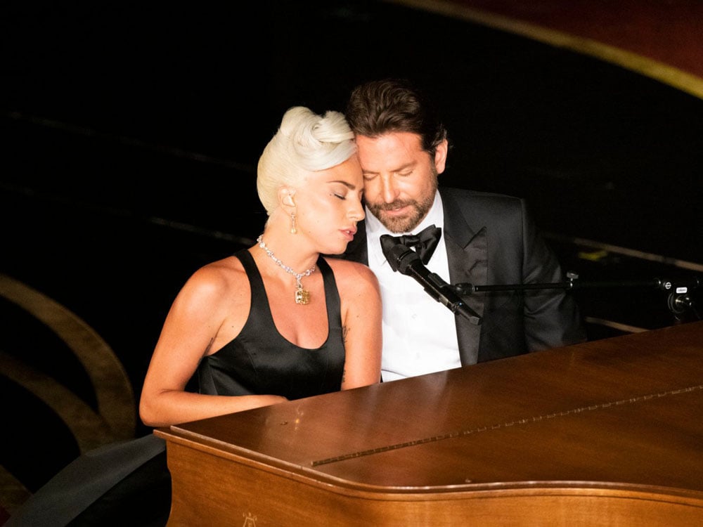 flashmob de buen carácter |: Trolls rusos convirtieron el Instagram de Lady Gaga en una charla hilarante, exigiendo que